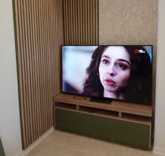 طراحی و اجرای تی وی وال و انواع میز تلویزیون