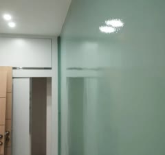 اجرای رنگ‌روغنی دیوار تک رنگ خواب .