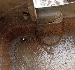 سوراخ شدن کف کولر و عایق بندی