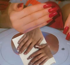 کاشت ناخن با آف ویژه فقط ۳۵۰
