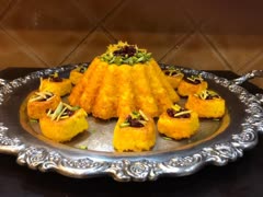 تهچین زعفرانی مرغ و زرشک