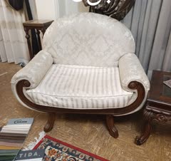مبل کلاسیک تعویض فوم و پارچه