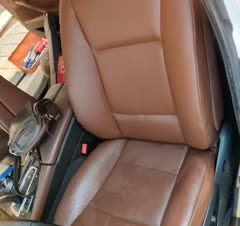 تعویض چرم قسمت تکیه گاه صندلی خودرو BMW