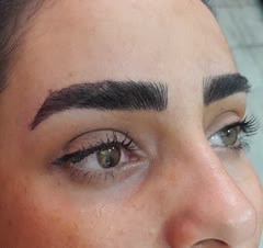 نمونه کارها تماما کار خودم هست با سابقه ۵ سال کار در زمین ارایش دائم و ریموو تتوهای قدیمی
