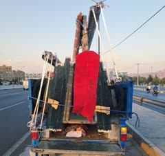 نیسان وانت خرک دار مخصوص حمل شیشه،سنگ و آینه.
