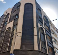 اجرای پیچ و رول‌پلاک سنگ نما